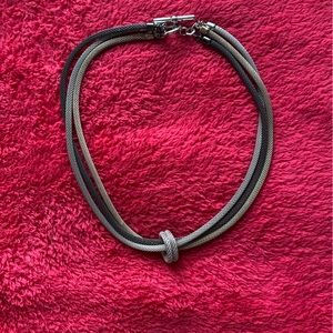 Metallic tricolor necklace